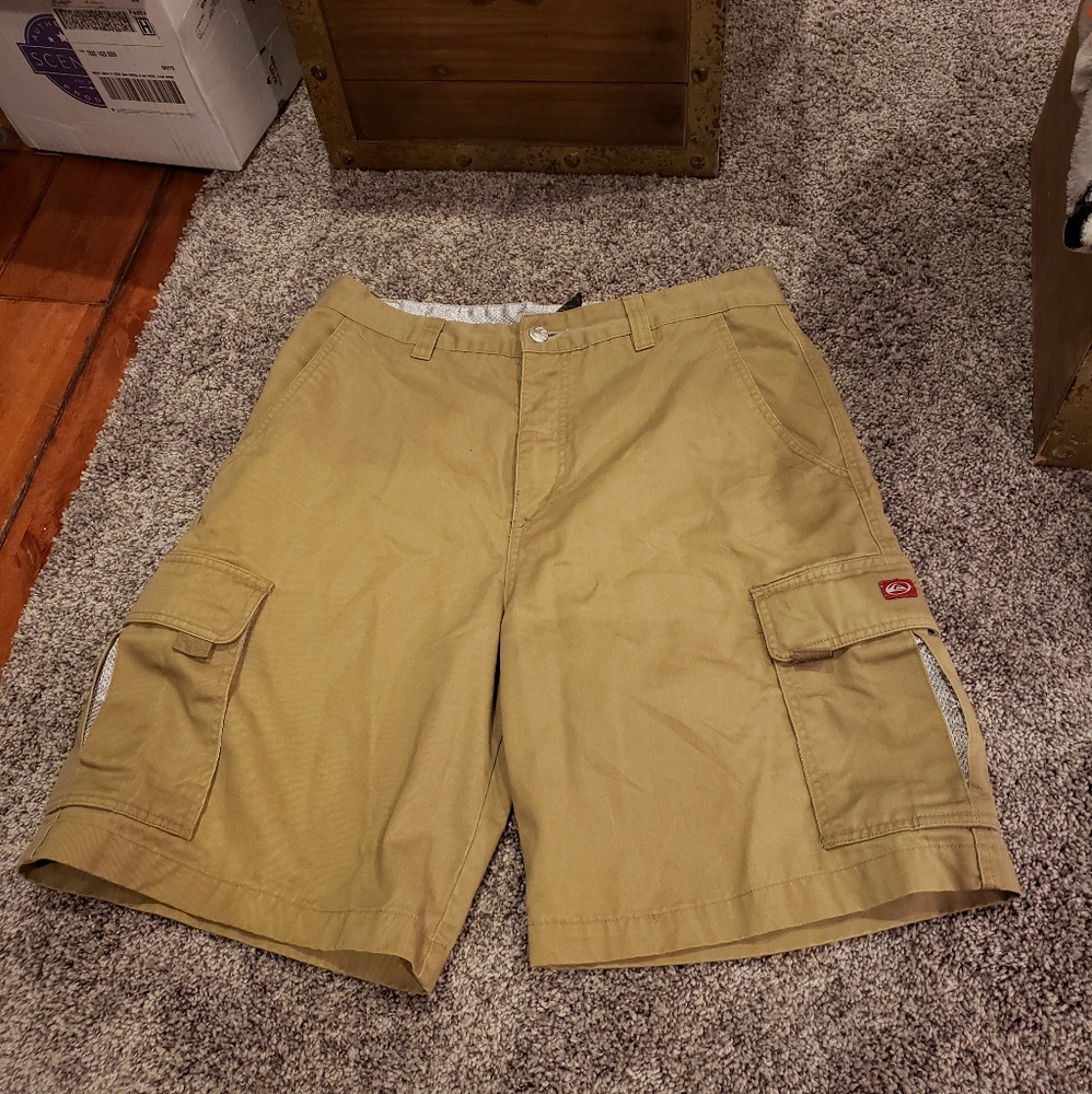 Men's Quicksilver Cargo Shorts size 33